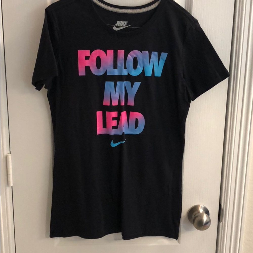 Nike Slim Fit: Follow My Lead Tee